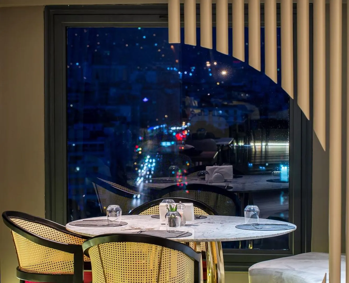 מלון Doubletree By Hilton Izmir - Alsancak טורקיה