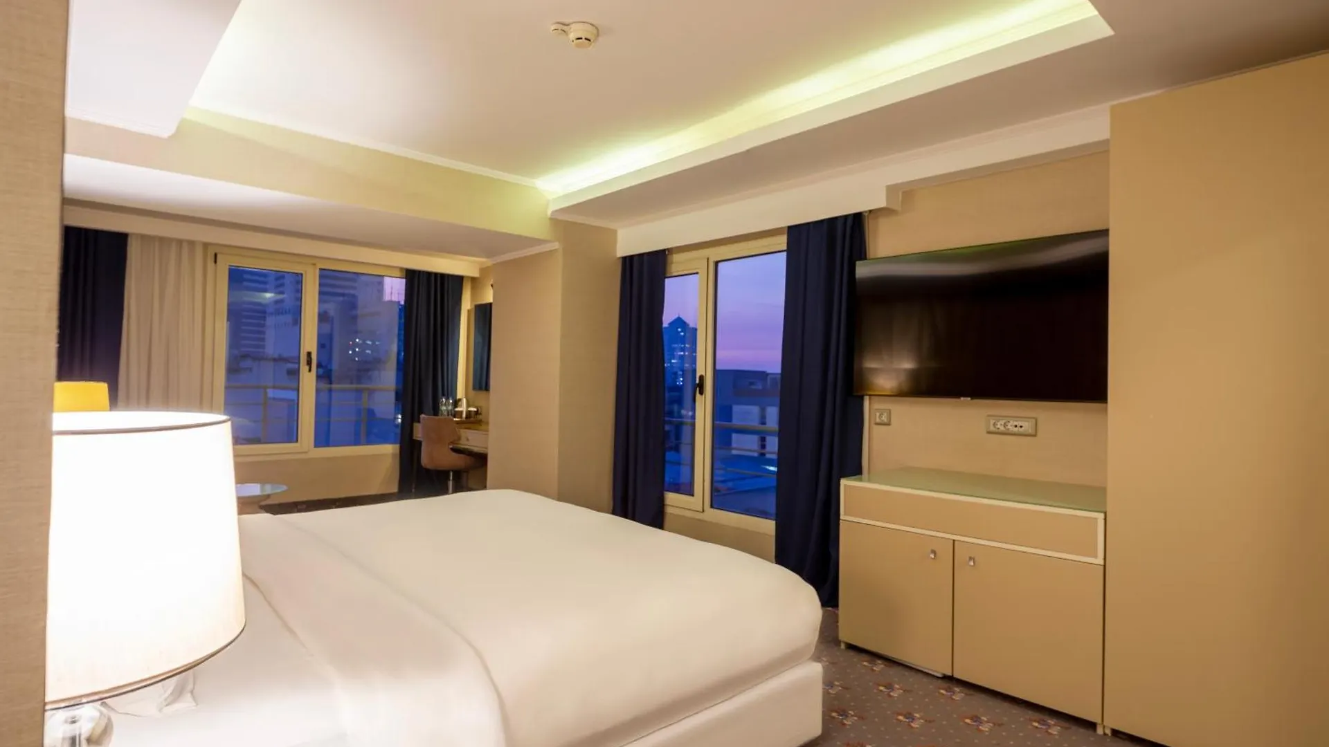 מלון Doubletree By Hilton Izmir - Alsancak 4*,  טורקיה