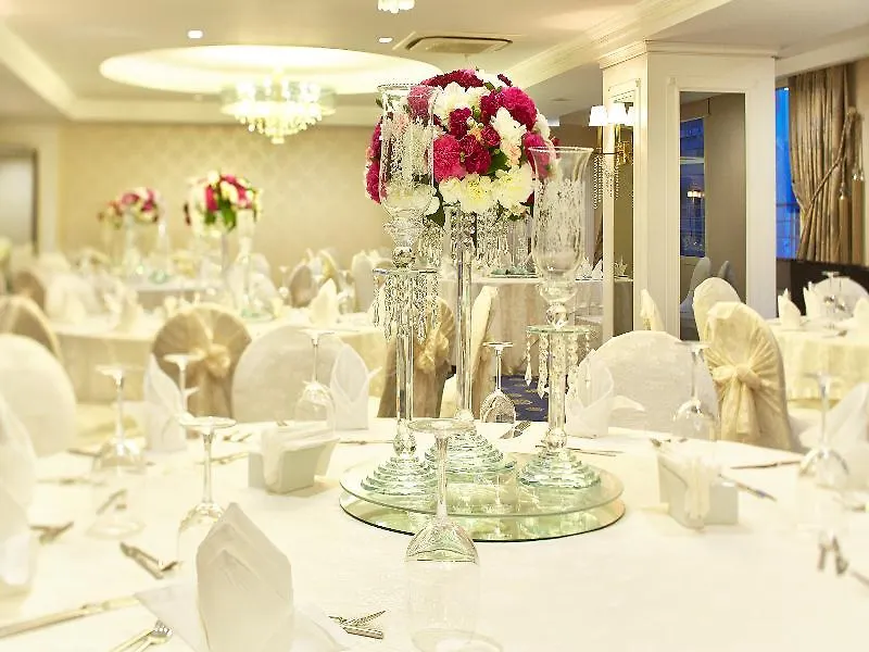Отель Doubletree By Hilton Izmir - Alsancak
