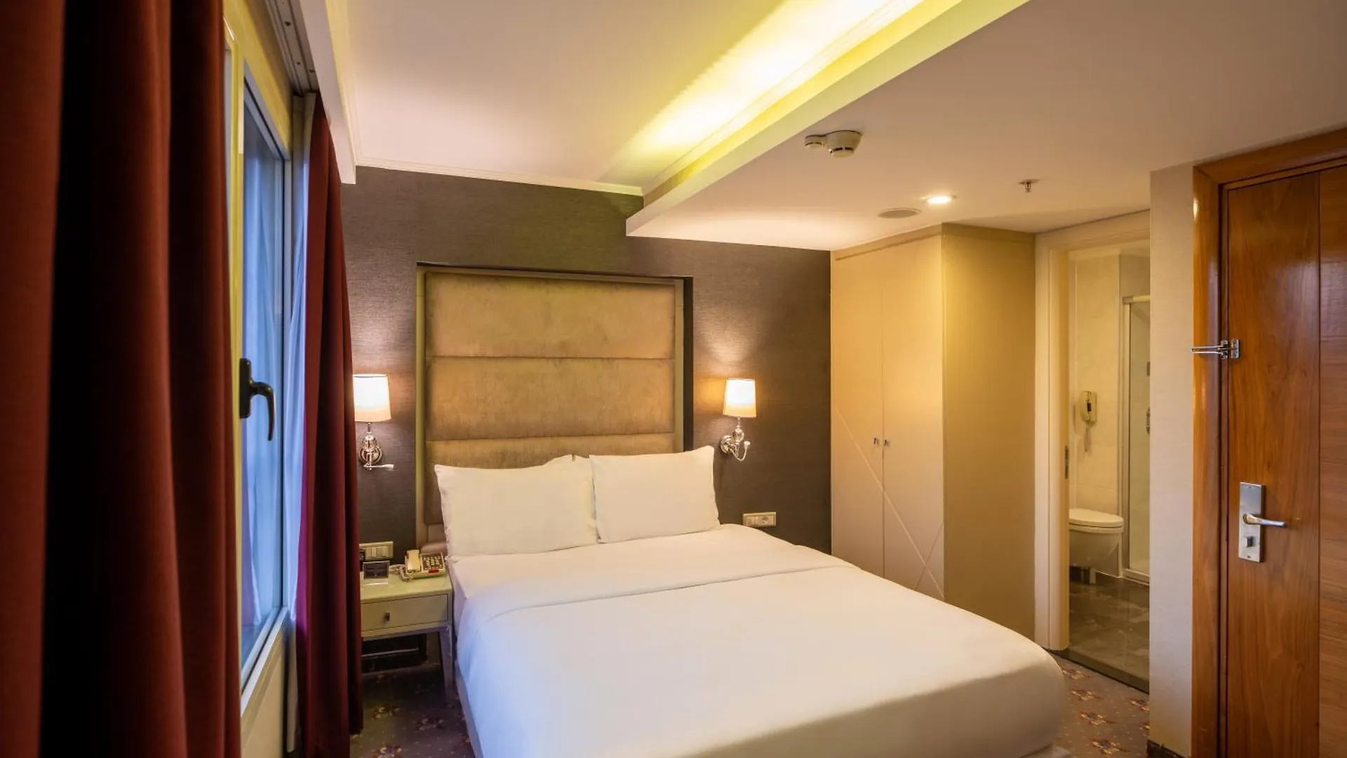 Отель Doubletree By Hilton Izmir - Alsancak