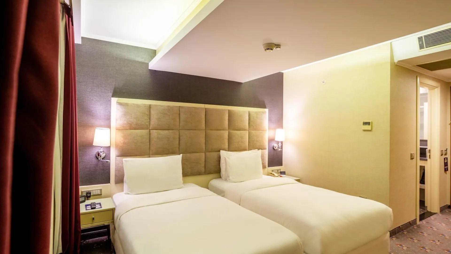 ****  Отель Doubletree By Hilton Izmir - Alsancak Турция