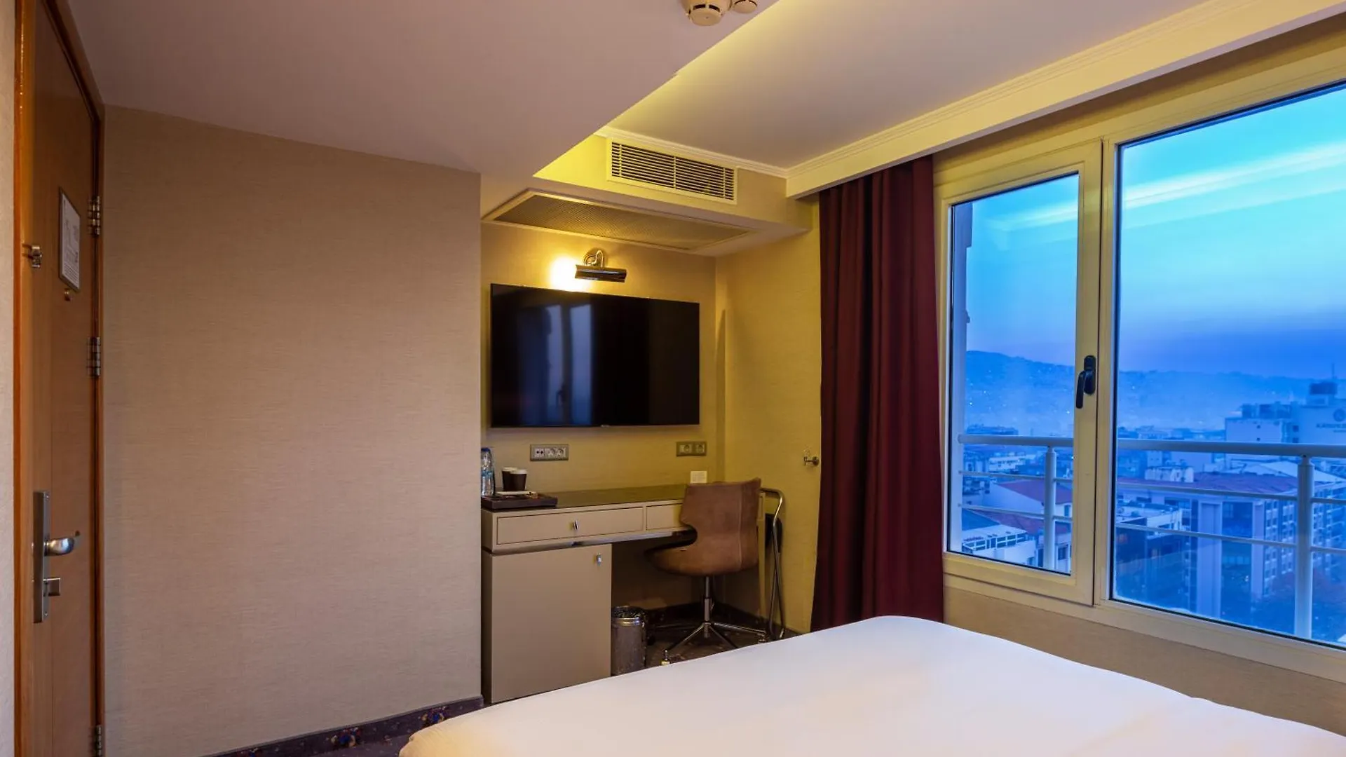 Doubletree By Hilton Izmir - Alsancak Hotel