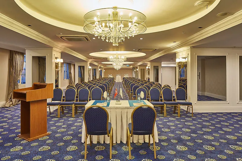 DoubleTree by Hilton Izmir - Alsancak Otel