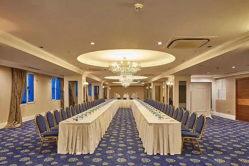 DoubleTree by Hilton Izmir - Alsancak Otel