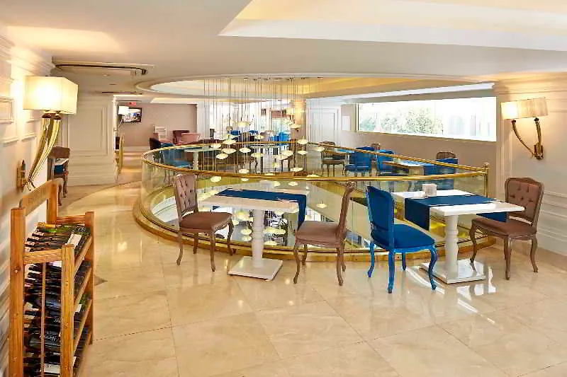 DoubleTree by Hilton Izmir - Alsancak Otel